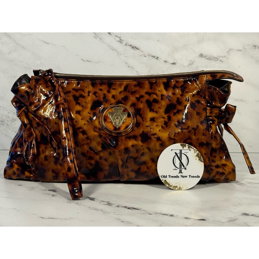 Gucci Vintage Tortoise Patent Leather Oversized Clutch Wristlet Pouch